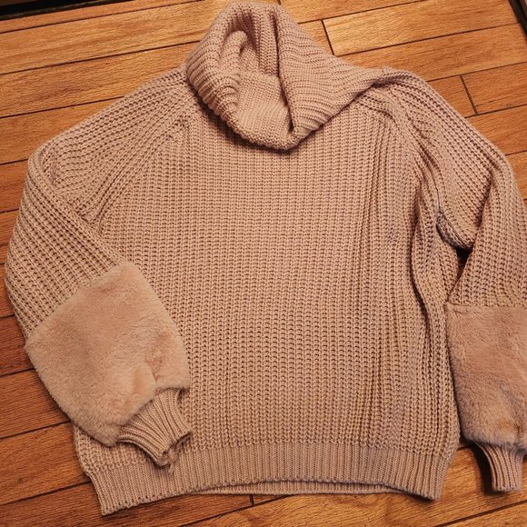 Hollywood Styles Sweaters - SWEATER = FABULOUS!!